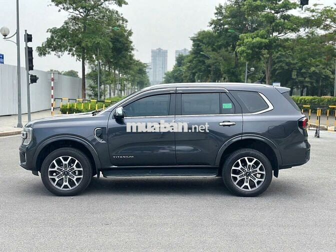 Ford Everest Titanium 2024 18000 km