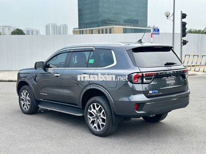 Ford Everest Titanium 2024 18000 km
