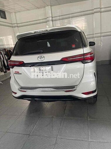 Toyota Fortuner Trắng 7 chỗ