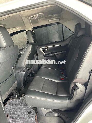 Toyota Fortuner Trắng 7 chỗ