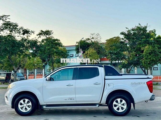 Nissan Navara EL 2016 Trắng