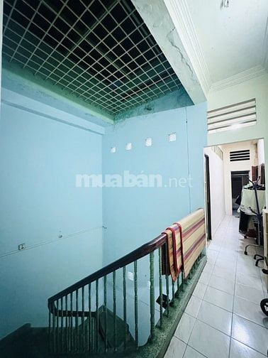 Bán nhà mặt tiền 68m2, 15,5 tỷ 4 lầu ngay khu Bàu Cát Quận Tân Bình