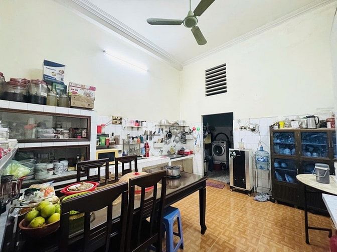 Bán nhà mặt tiền 68m2, 15,5 tỷ 4 lầu ngay khu Bàu Cát Quận Tân Bình
