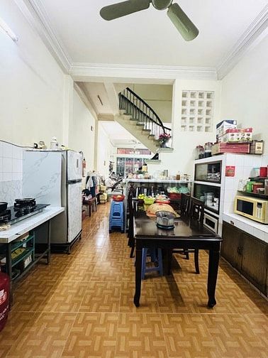 Bán nhà mặt tiền 68m2, 15,5 tỷ 4 lầu ngay khu Bàu Cát Quận Tân Bình