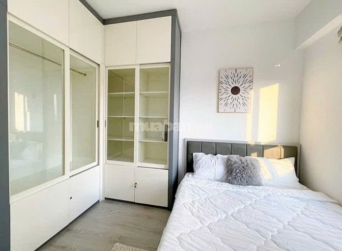 Con trai du học ,bán gấp CH Sổ hồng 56m2 - 2PN,gần Sân Bay, vào ở ngay