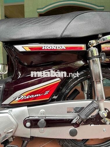 Honda Dream màu Nâu đỏ