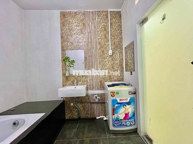 PHÒNG BAN CÔNG - CỬA SỔ - GẦN CẦU PHÚ MỸ