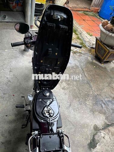 Honda Dream màu Nâu đỏ