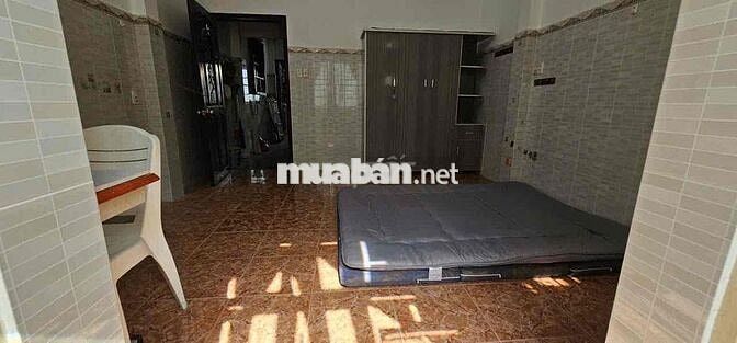 PHÒNG BAN CÔNG RỘNG RÃI – NGAY CHỢ HOÀNG HOA THÁM (TÂN BÌNH)  CHÍNH CH