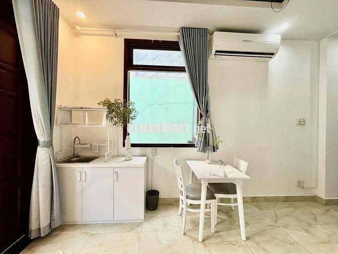 PHÒNG BAN CÔNG - CỬA SỔ - GẦN CẦU PHÚ MỸ