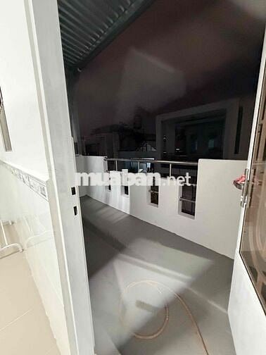 PHÒNG BAN CÔNG RỘNG RÃI – NGAY CHỢ HOÀNG HOA THÁM (TÂN BÌNH)  CHÍNH CH