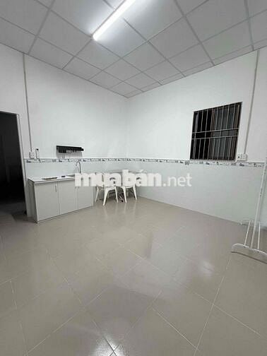 PHÒNG BAN CÔNG RỘNG RÃI – NGAY CHỢ HOÀNG HOA THÁM (TÂN BÌNH)  CHÍNH CH