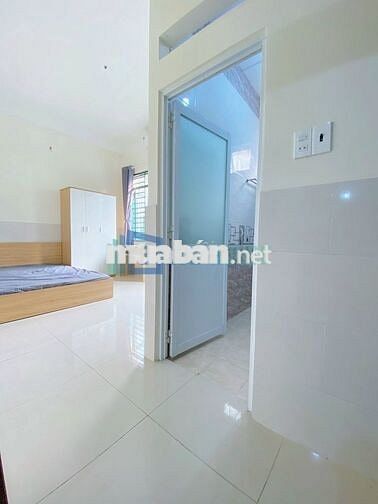 Phòng Ban Công rộng, đẹp đối diện Etown Cộng Hòa, Phường 13 cũ, TB