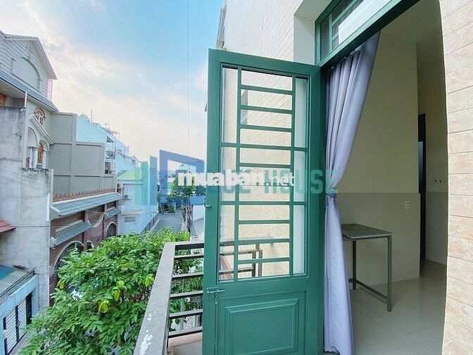 Phòng Ban Công rộng, đẹp đối diện Etown Cộng Hòa, Phường 13 cũ, TB