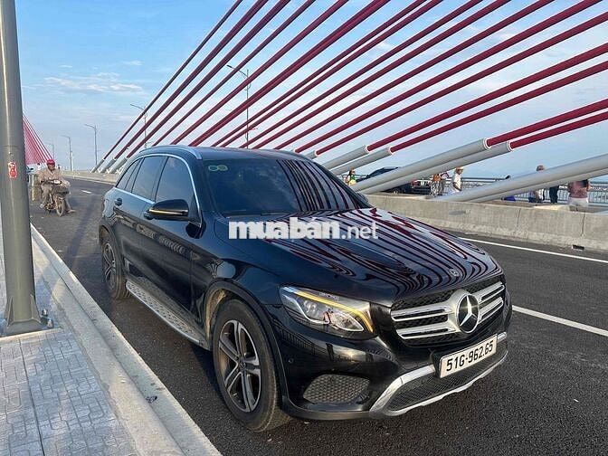 Mercedes GLC 200 2018 Đen 58k dặm