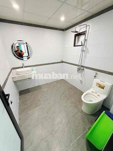 Siêu phẩm CC Tân Mai, lô góc, DT khủng,  ba ban công, view mặt phố