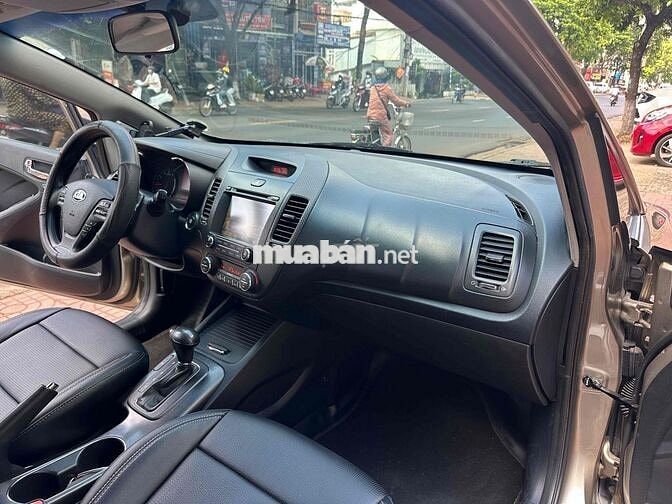 Kia K3 2015 Vàng cát 5 chỗ