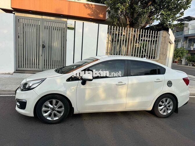 Kia Rio 2016 Trắng Tự động