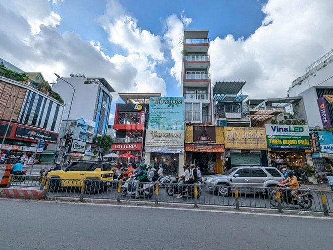 Bán nhà Mặt tiền Tô Hiến Thành, đối diện BigC, ngay góc Sư Vạn Hạnh