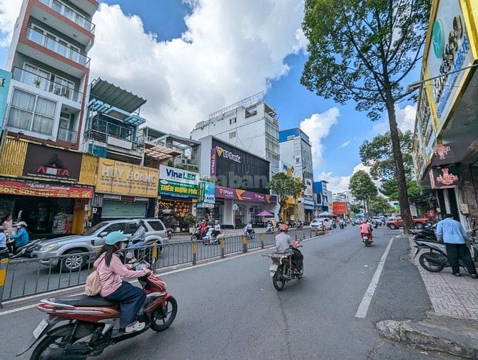 Bán nhà Mặt tiền Tô Hiến Thành, đối diện BigC, ngay góc Sư Vạn Hạnh