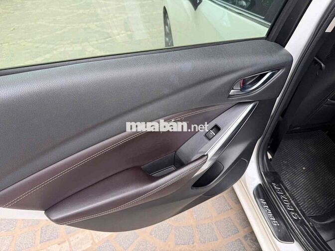 Mazda 6 2017 2.0 Premium Trắng 10 vạn km