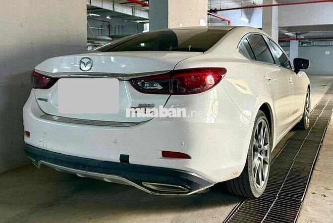 Mazda 6 2017 2.0 Premium Trắng 10 vạn km