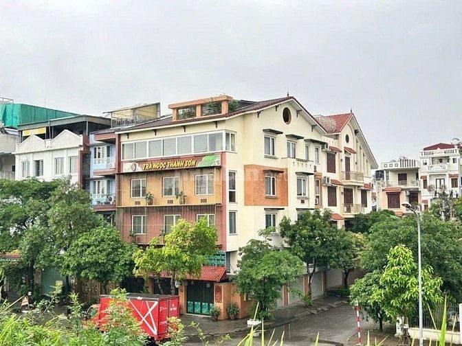 Phố Bát Khối – Long Biên – Ô Tô Tr – 178 M2 – 6 T - MT 10 M – Gíá 46.7