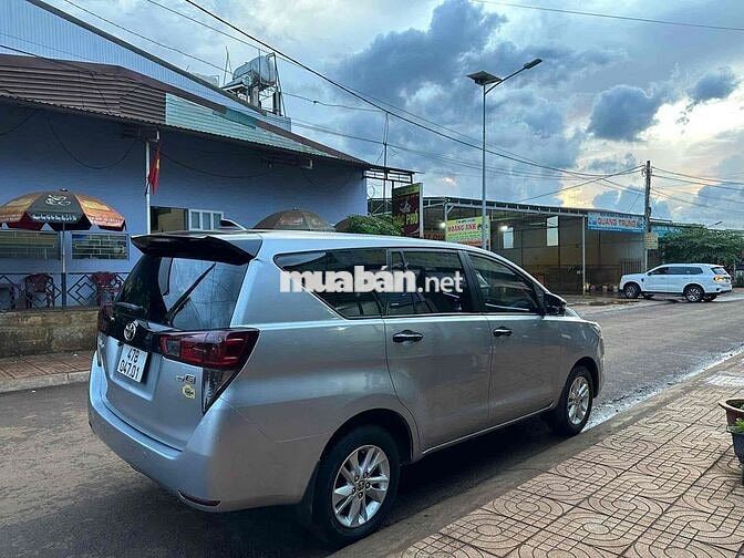 Toyota Innova 2019 Bạc 180000 km