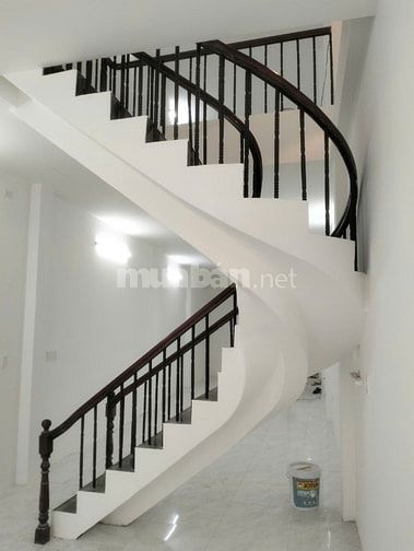 Cần Bán Nhà MT đặng chất dt: 3,6m x 21m, trệt, 1 lầu 
