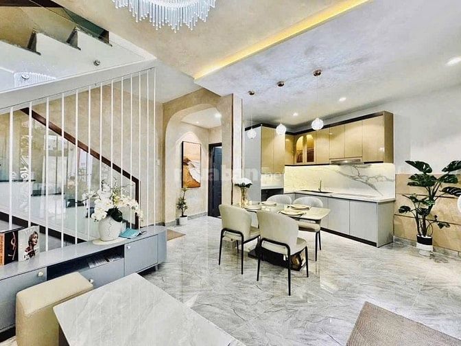 Nhà đẹp thực tế còn đẹp hơn hình Đường Phan Ngữ, Quận 1. Gần CV