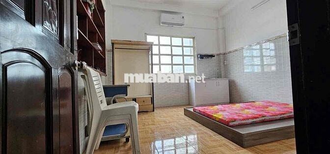 PHÒNG CỬA SỔ – NGAY CHỢ HOÀNG HOA THÁM (TÂN BÌNH)
