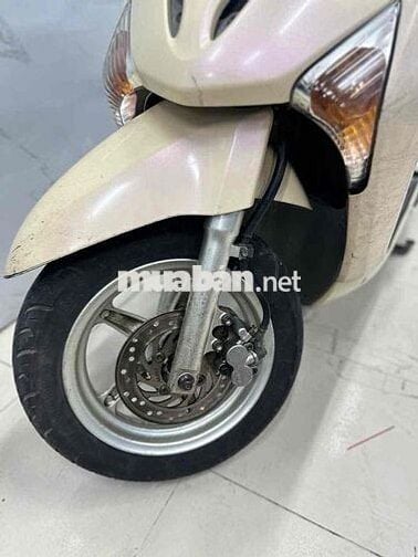 Honda Lead 2011 màu Kem