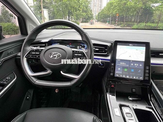 Hyundai Custin 2.0 cao cấp 2023