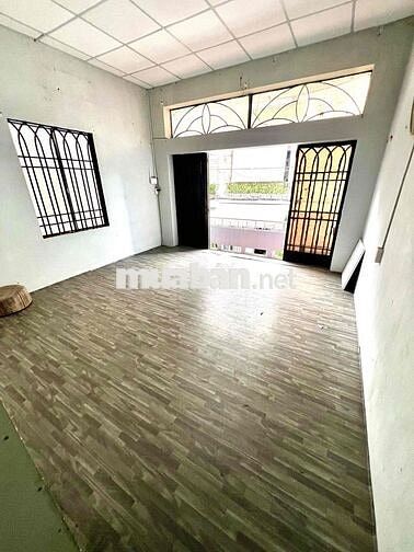 Nhà hẻm 8m thông.5x19m 1 lầu 3pn 2wc trệt trống suốt điện 3f 10tr
