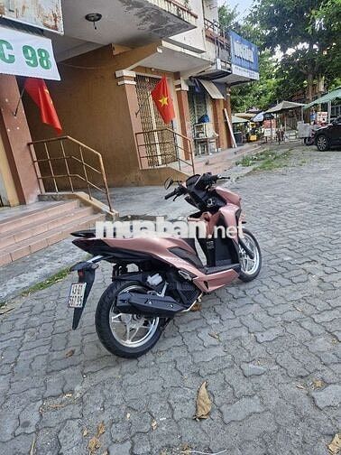 Honda Vario 150 2023 Vàng đồng
