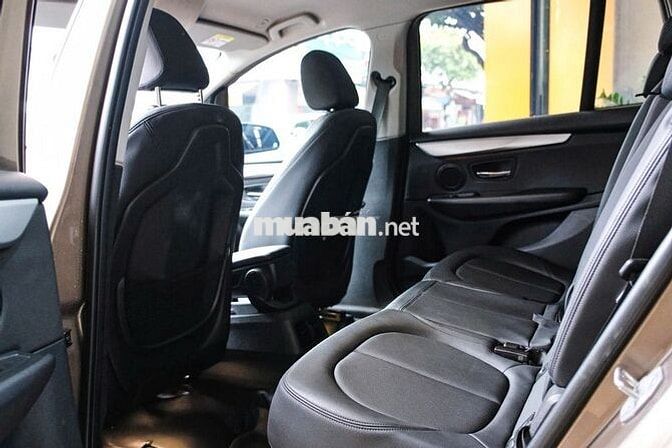 BMW 218i 2018 Nâu ánh bạc 64.000 km
