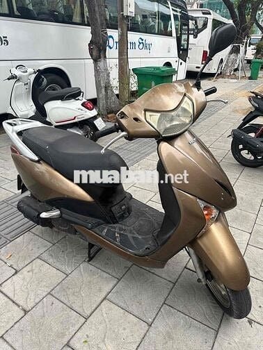Honda Lead màu Vàng đồng