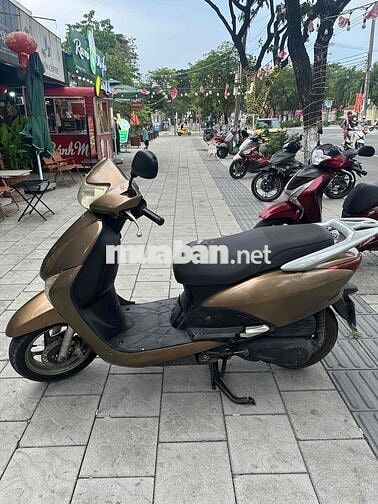 Honda Lead màu Vàng đồng