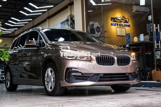 BMW 218i 2018 Nâu ánh bạc 64.000 km