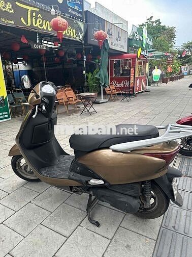 Honda Lead màu Vàng đồng