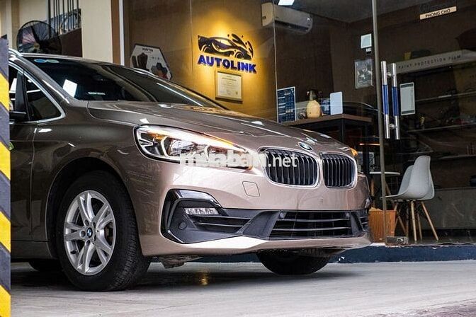 BMW 218i 2018 Nâu ánh bạc 64.000 km