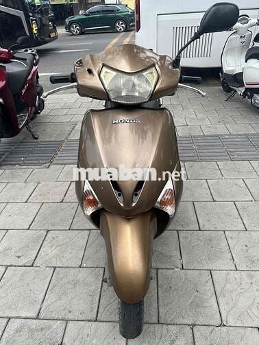 Honda Lead màu Vàng đồng