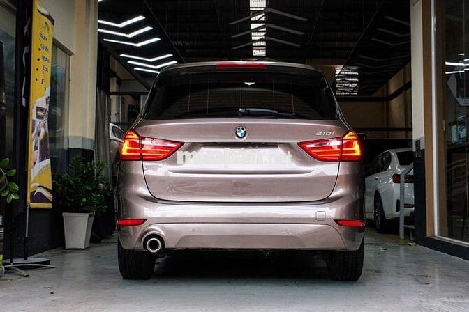 BMW 218i 2018 Nâu ánh bạc 64.000 km