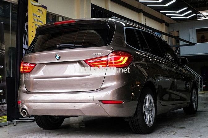 BMW 218i 2018 Nâu ánh bạc 64.000 km