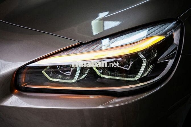 BMW 218i 2018 Nâu ánh bạc 64.000 km