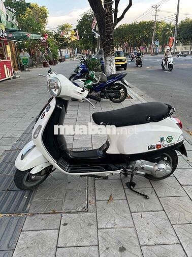 Piaggio Vespa LX Trắng
