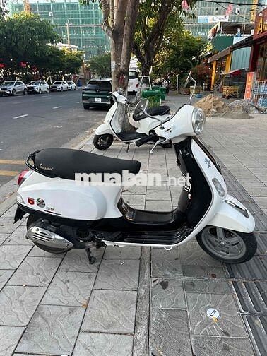 Piaggio Vespa LX Trắng