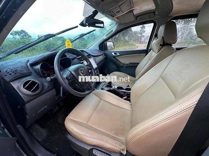 Mazda BT50 sx 2013 số tự động 2 cầu .máy nổ êm ái