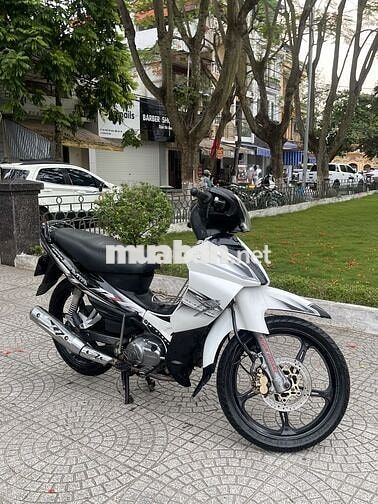 Yamaha Jupiter Gravita Trắng đen