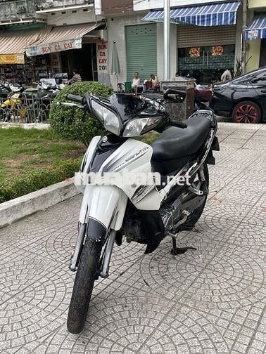 Yamaha Jupiter Gravita Trắng đen